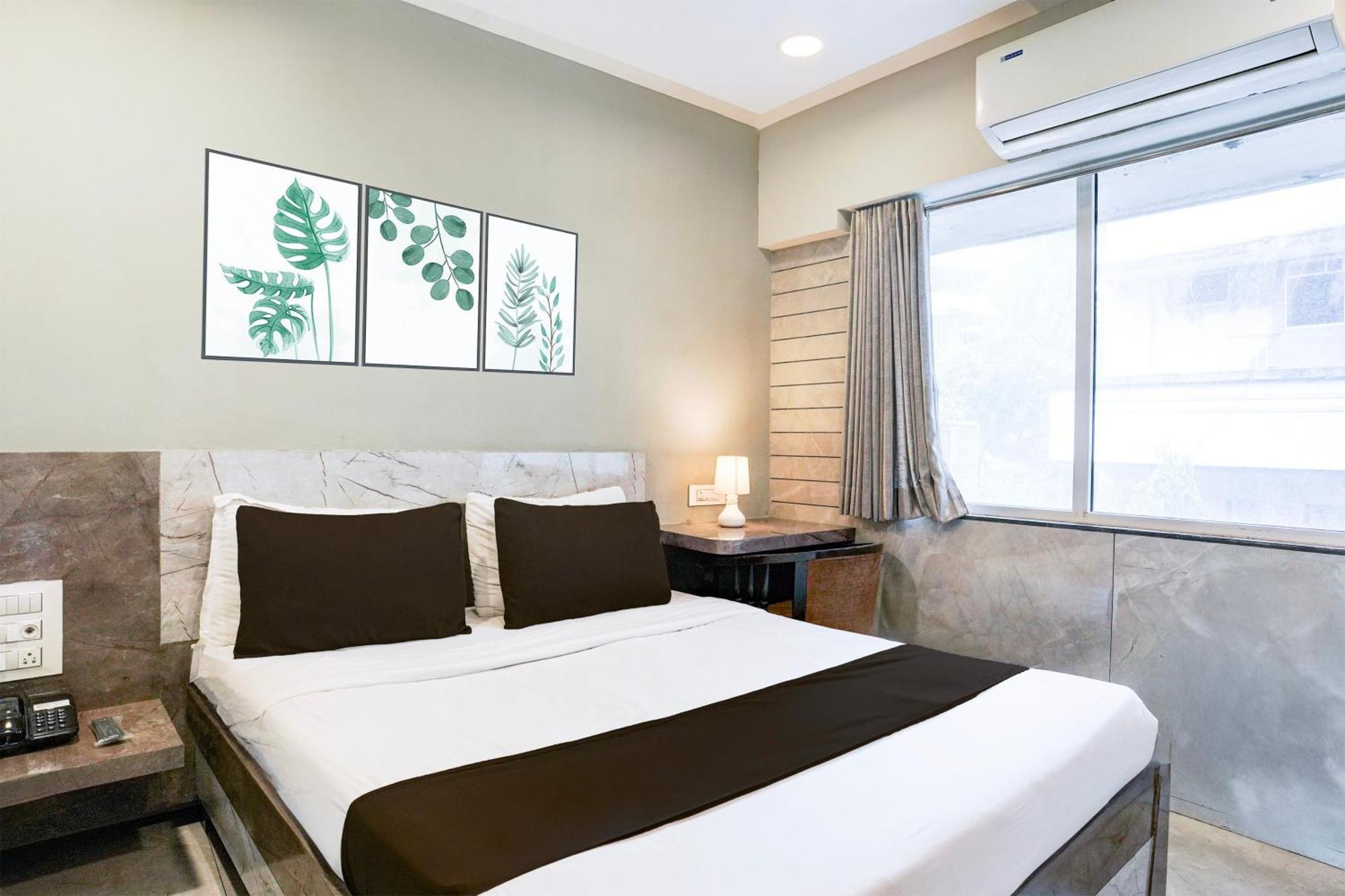 Super Townhouse Oak Vashi Otel Turambhe Dış mekan fotoğraf